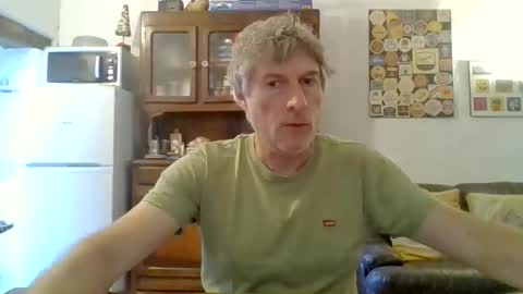 22esserre online show from June 5, 12:00 pm