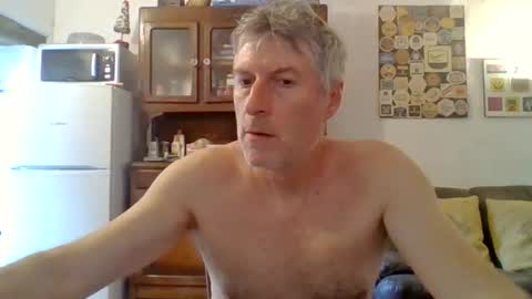 22esserre online show from June 25, 11:37 am