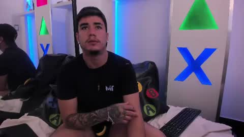 Alex  Albert  online show from August 3, 12:33 pm