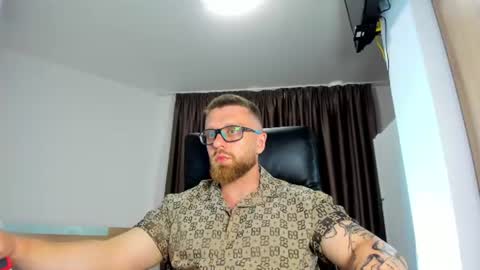 Alphaalexxx Lets reach Me 100 thumbs up online show from June 19, 4:45 pm