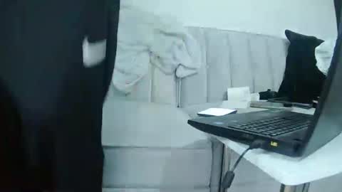 alwayshorny_for_you online show from June 18, 2:11 pm