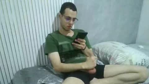 andres129494 online show from July 30, 8:52 pm