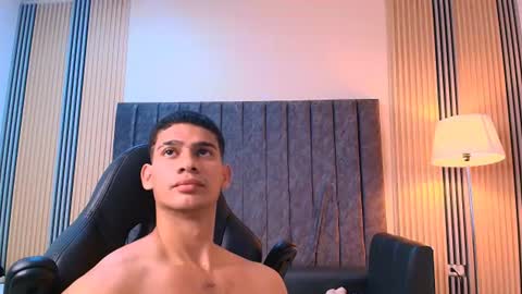 andres_stud online show from July 13, 8:16 am