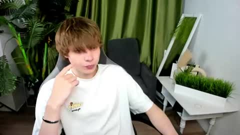 Mandy and Andy online show from July 1, 7:14 pm