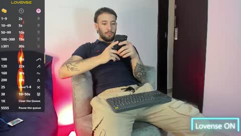 angel_kyrozz online show from June 12, 7:44 pm