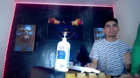 angeldavid_889279 online show from August 6, 11:44 pm