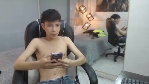 ash_kai online show from July 18, 9:53 pm