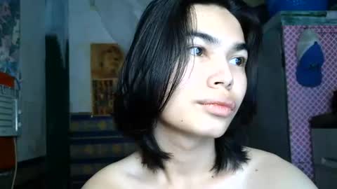 asian_babyboi online show from June 30, 7:26 pm