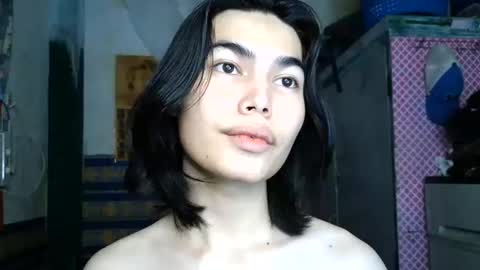 asian_babyboi online show from July 11, 10:39 am