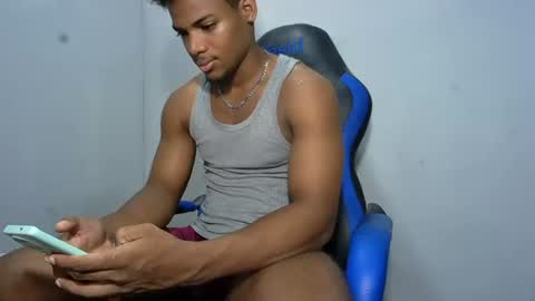 tu morenito online show from July 11, 7:05 pm