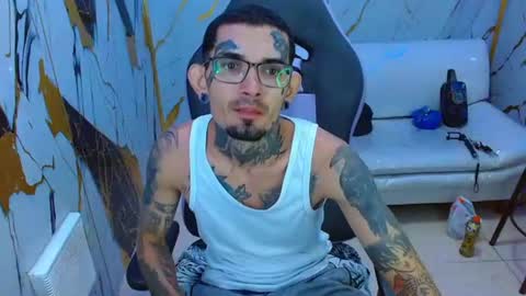 boy_tatto77 online show from July 19, 2:17 am