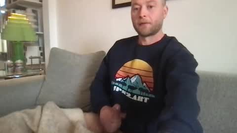 brit_guy37 online show from May 31, 9:38 pm