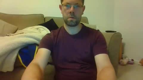 britguy6985 online show from June 10, 9:48 pm