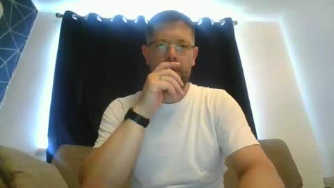britguy6985 online show from June 25, 10:09 am