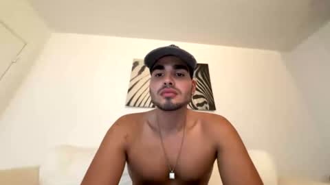 byronkking23 online show from August 5, 2:38 am