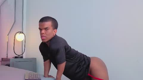 charlie_walkerr online show from July 9, 8:01 pm