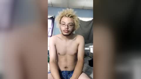 charliedogg4200 online show from August 3, 5:30 pm