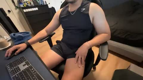 charliekkw online show from August 9, 7:52 pm