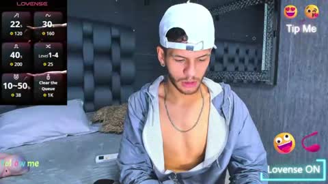 chris_grey2 online show from July 15, 12:23 pm
