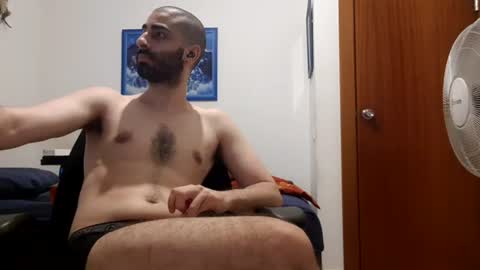 cuteguy52 online show from August 5, 4:01 pm