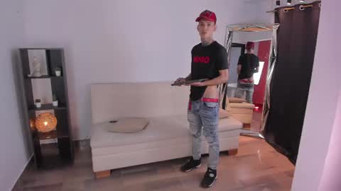 darwin_stark online show from August 1, 1:59 am
