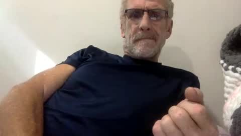 deanofflove221000 online show from May 10, 4:36 am