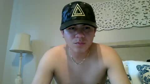 dinolamaravilla1 online show from February 3, 11:47 pm