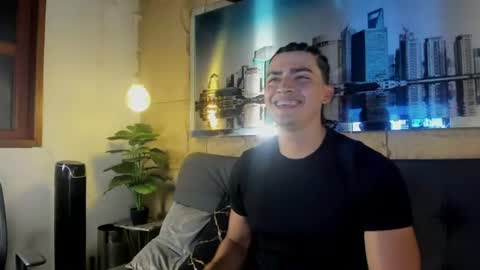 Elloit Colton online show from July 19, 8:04 pm