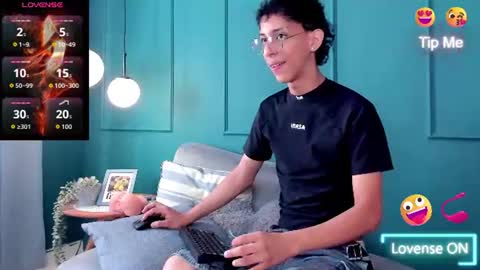 eric_nikolay online show from July 16, 7:21 pm