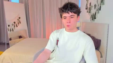 Ethan online show from July 28, 3:54 pm