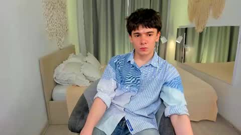 Ethan online show from July 31, 10:48 am