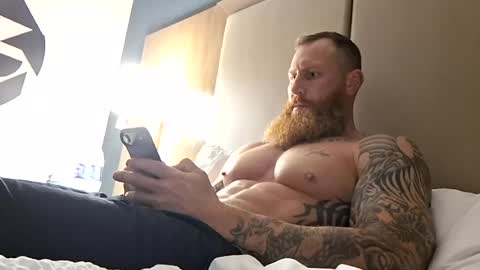 fav_whiteboy online show from August 10, 6:30 am