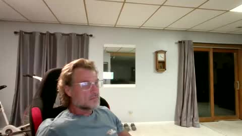 foodforcatfists online show from June 4, 4:18 am