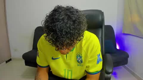 freyva_ online show from June 17, 8:43 pm