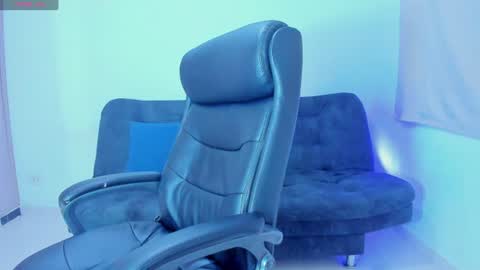freyva_ online show from June 14, 2:24 am