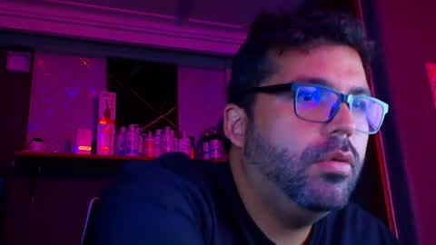 geeklatin88 online show from July 12, 8:38 am