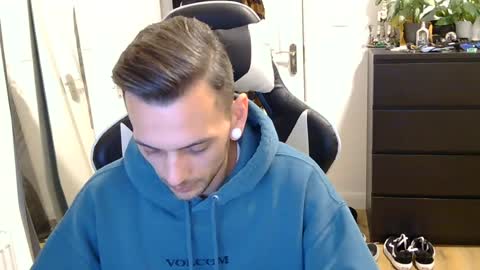 georgek0011 online show from July 1, 11:37 pm