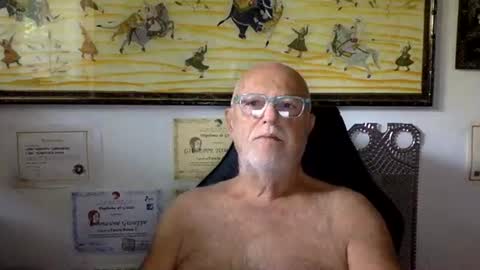 giutomma930394 online show from June 25, 9:14 am