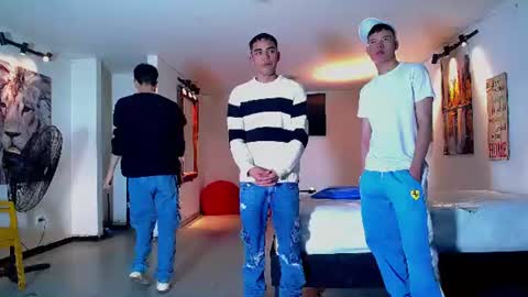 THOMAS AND DAMIAND online show from June 28, 5:02 am