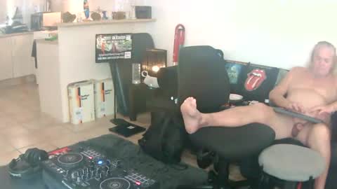 goldyguy011 online show from July 8, 12:25 am