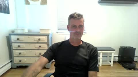 gudguy2025 online show from June 14, 2:41 pm