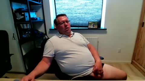 henrikrp1971 online show from June 19, 4:56 pm