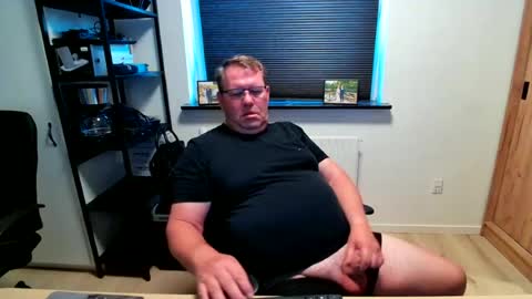 henrikrp1971 online show from June 20, 7:30 pm