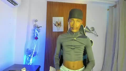 ikaro_blue online show from July 7, 11:30 pm