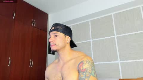 Isaac Surez online show from June 14, 12:18 pm