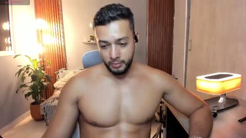 Calix  Independient model Insta and twt Calixsnake online show from July 25, 12:40 am