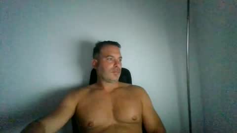 jam3s5959 online show from August 4, 11:26 am