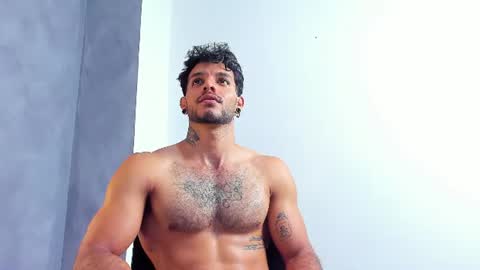 Juan Esteban online show from June 21, 3:01 am