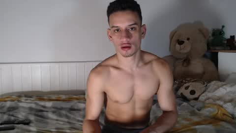 Kelvin Espinoza online show from July 15, 7:04 am
