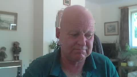kindahairy4u online show from August 2, 2:15 pm